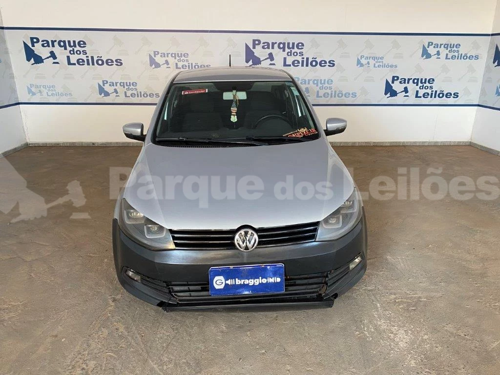 Gol Trend rebaixado com rodas aro 20