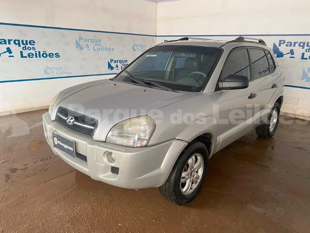 Veículo Hyundai Tucson Hyundai Tucson GL 2.0 2007/2008 Prata Baixa de Sucata 2008 em leilão